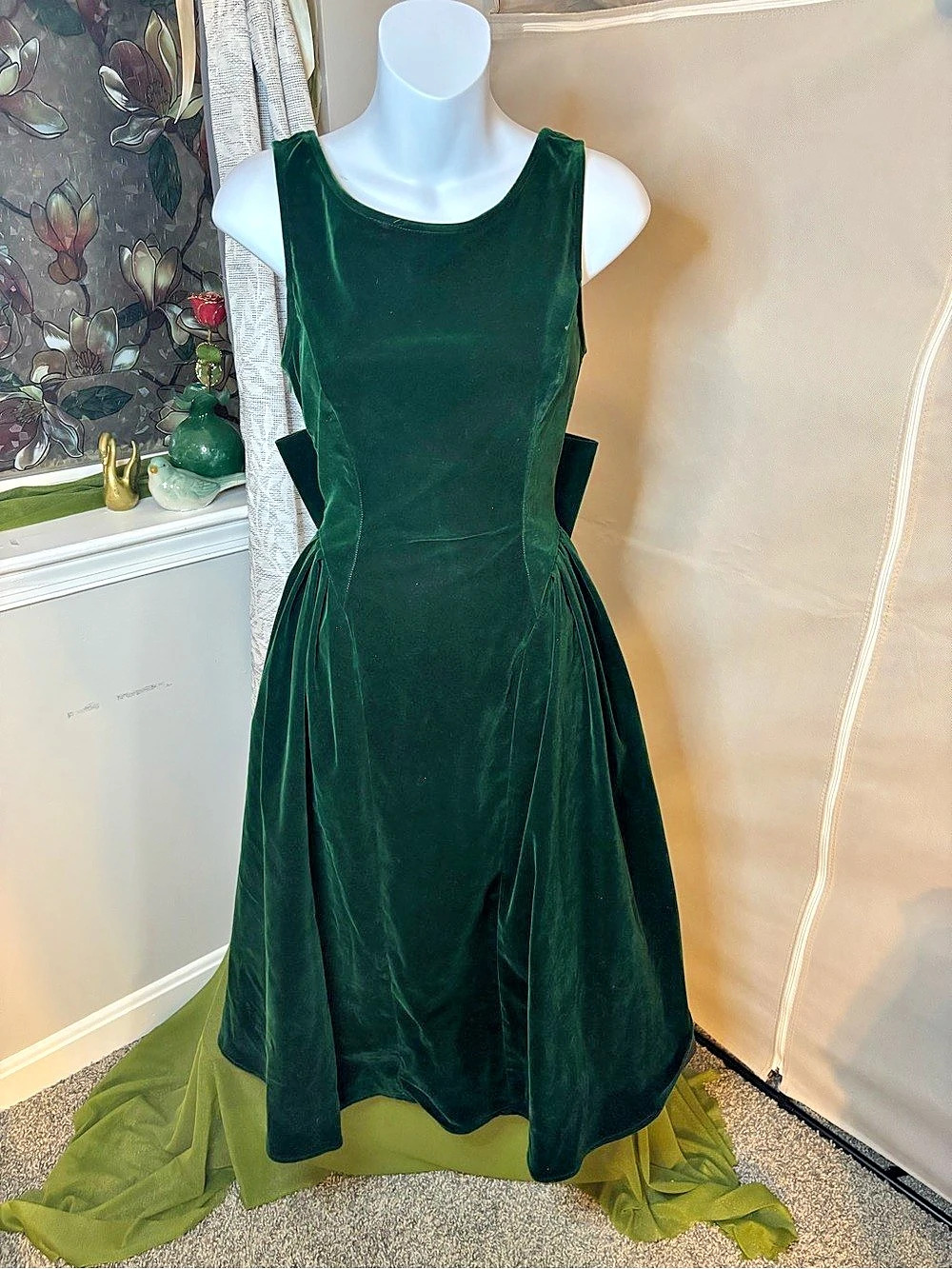 Velvet Bow Maxi Dress in Green Like New